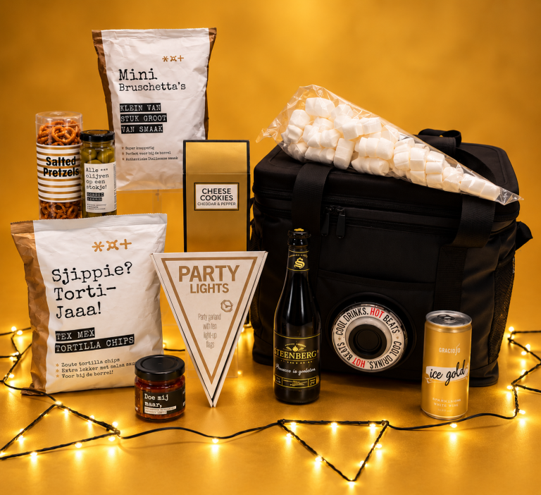 Gouden feestelijke borrelmand met lichtslinger
